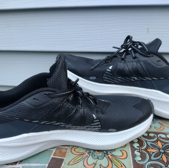 Nike Winflo 7 Shield (2021) - Picture 7 of 10